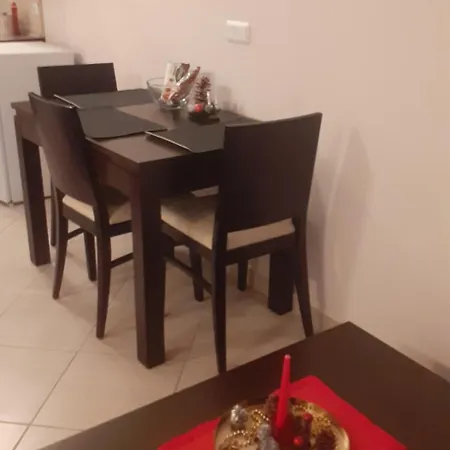 Bella, Apartman